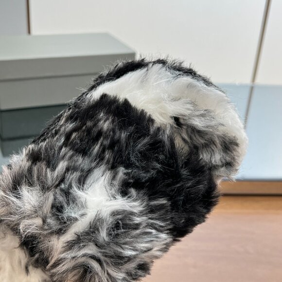 Balenciaga Furry Slide Sandals Black - Picture 9 of 9